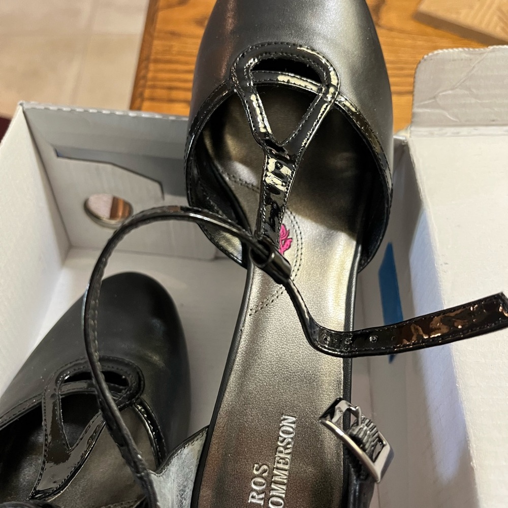 Ros Hommerson Black Heels Classic Design